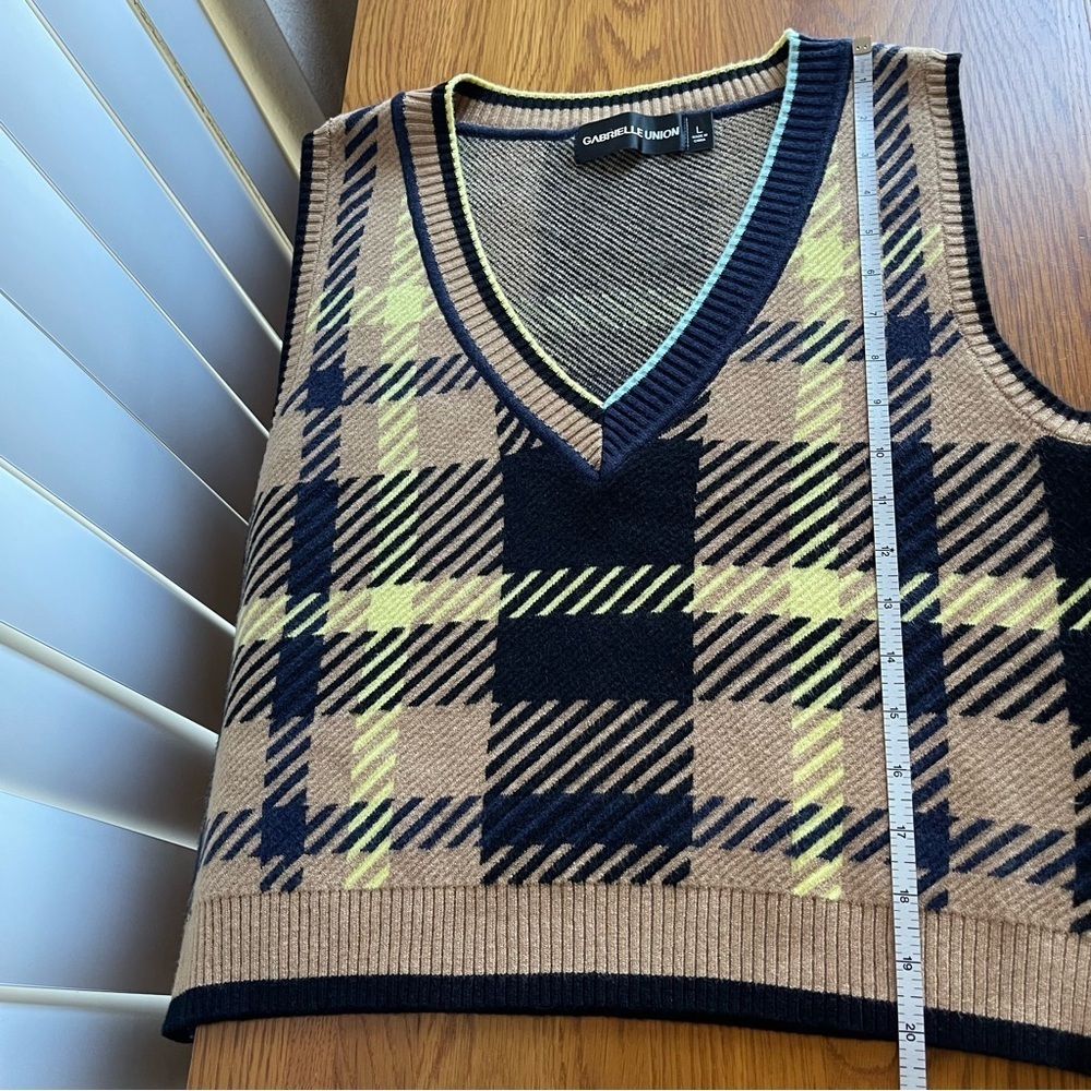 Gabrielle Union Plaid Sweater Vest Size L - Picture 5 of 9